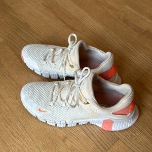 Nike Free Metcon Size 9 Women’s Cream and Coral